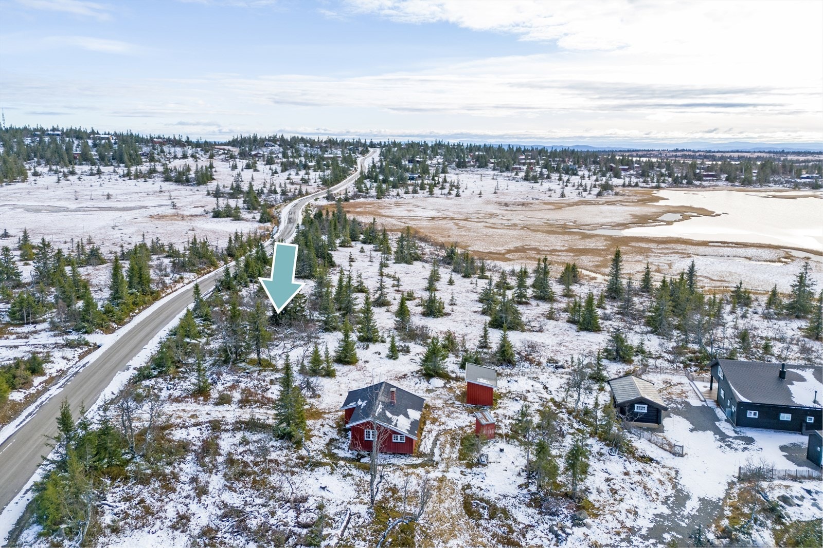 Nærområdet er kjent for sine vakre skogsområder og gode skiløyper om vinteren. Det er også et flott sted for fotturer og sykling om sommeren. Galleribilde