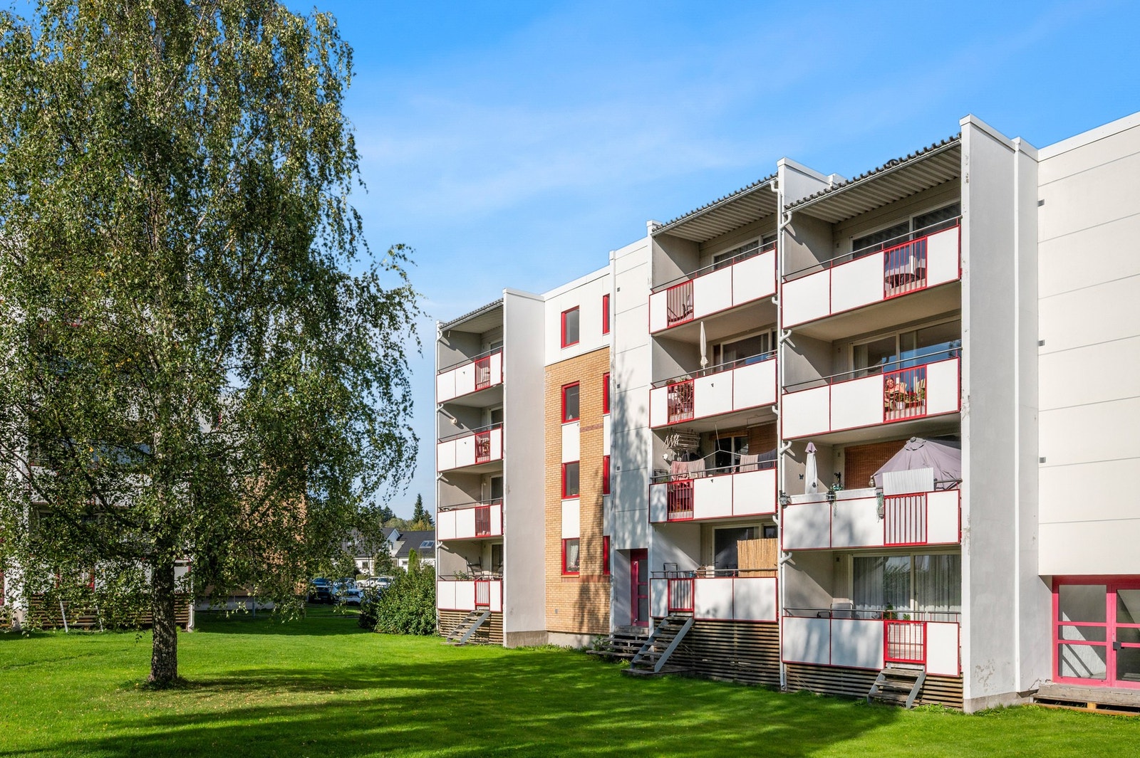 Heimdal sentrum er lett tilgjengelig, og byr på et bredt utvalg av butikker og tjenester - alt fra kles- og blomsterbutikker til dagligvareforretninger, frisører, apotek, restauranter, banker og post i butikk. Galleribilde