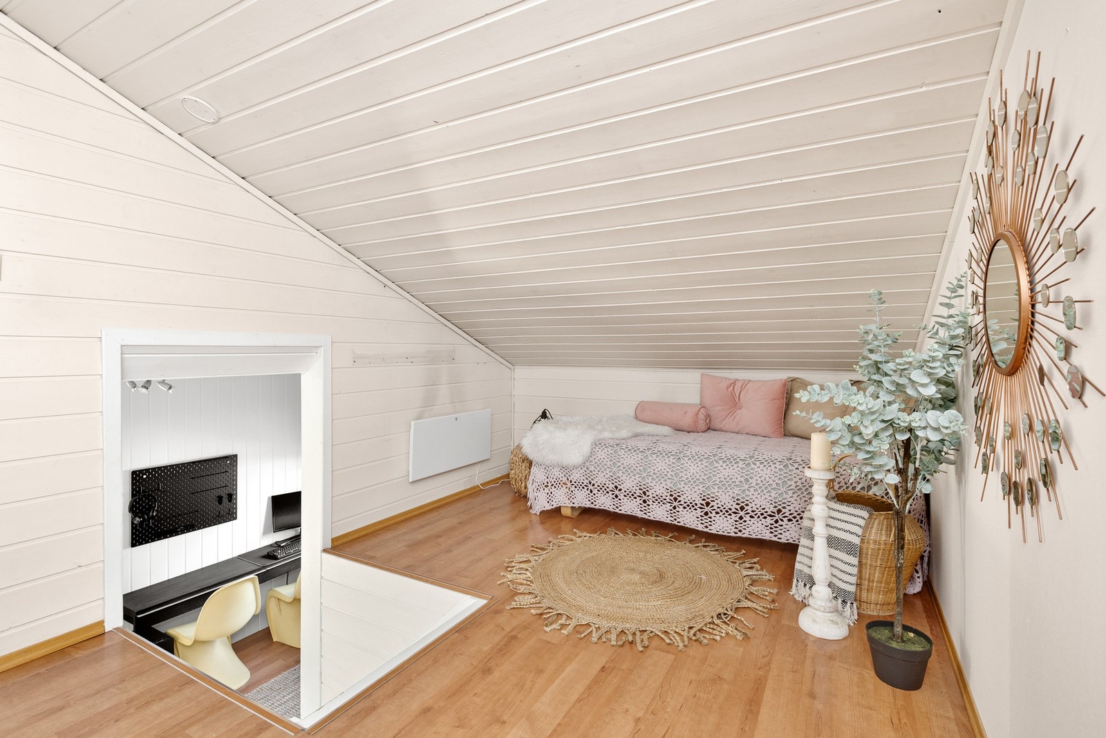 Innredet loft over garasje. Galleribilde