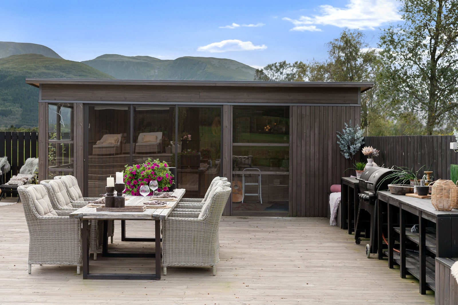 I 2022 ble det også bygd en hagestue i material fra Møre royal. Galleribilde