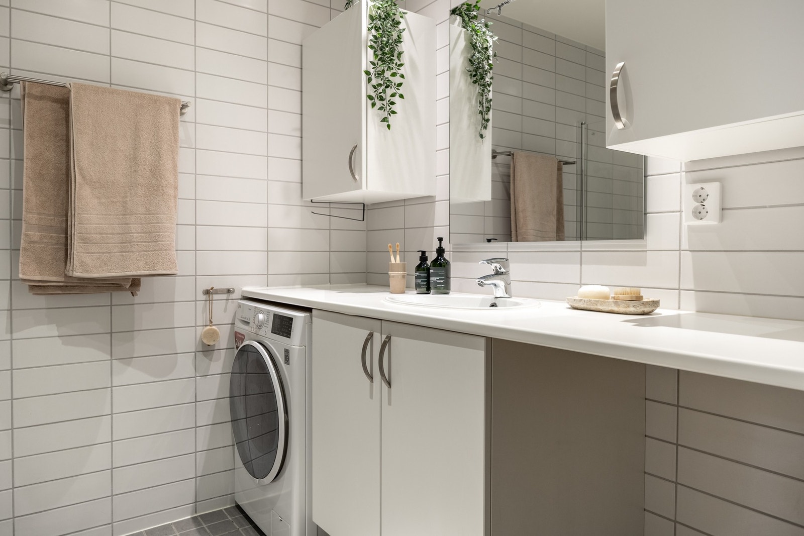 Det er plass og opplegg for vaskemaskin. Galleribilde