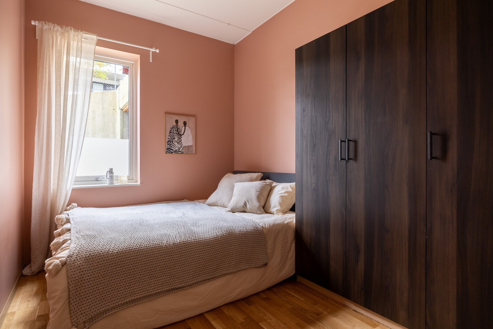 Det andre soverommet egner seg utmerket som barnerom, gjesterom eller kontor. Galleribilde