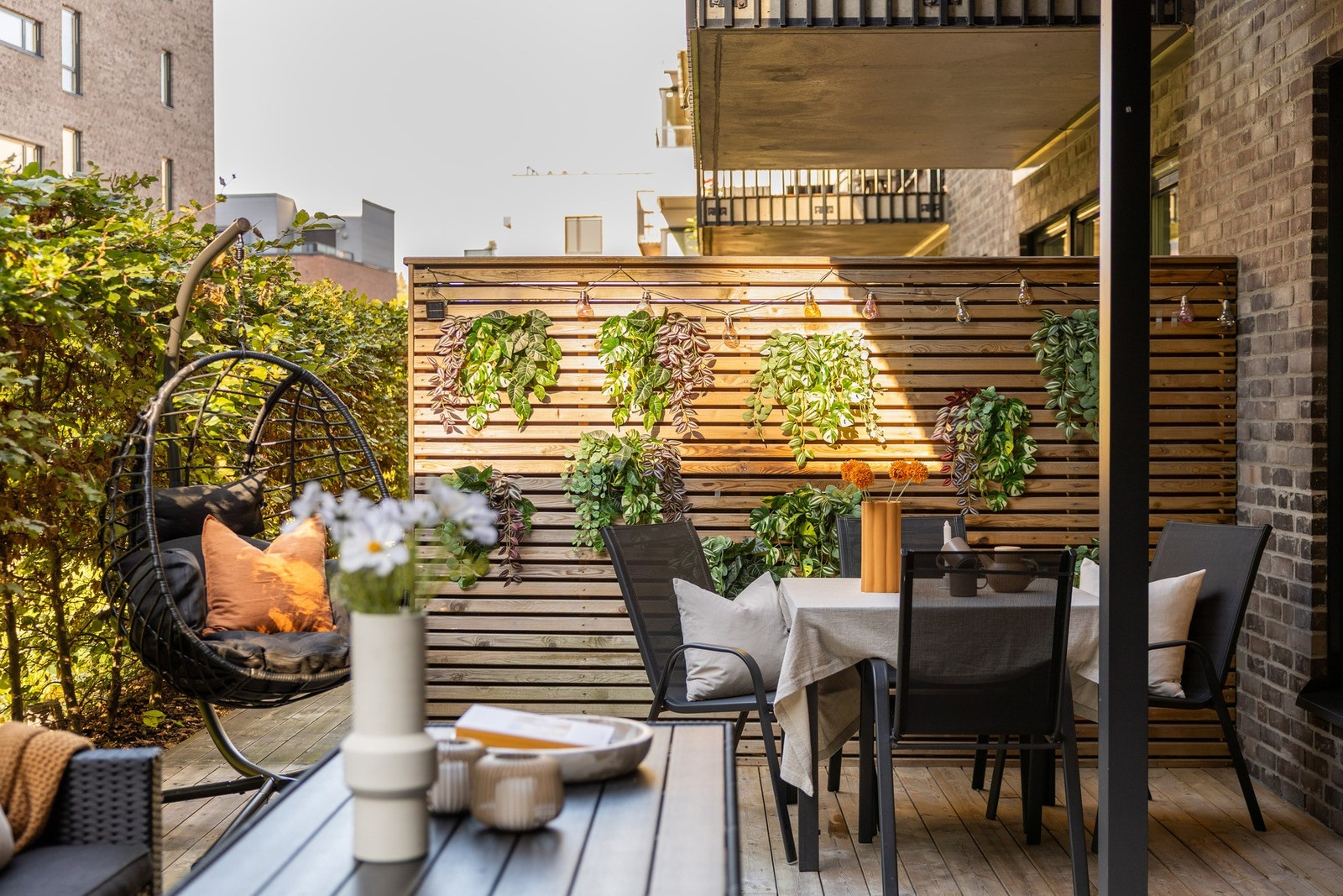 Leiligheten har en fantastisk markterrasse på hele 31 kvm. Galleribilde