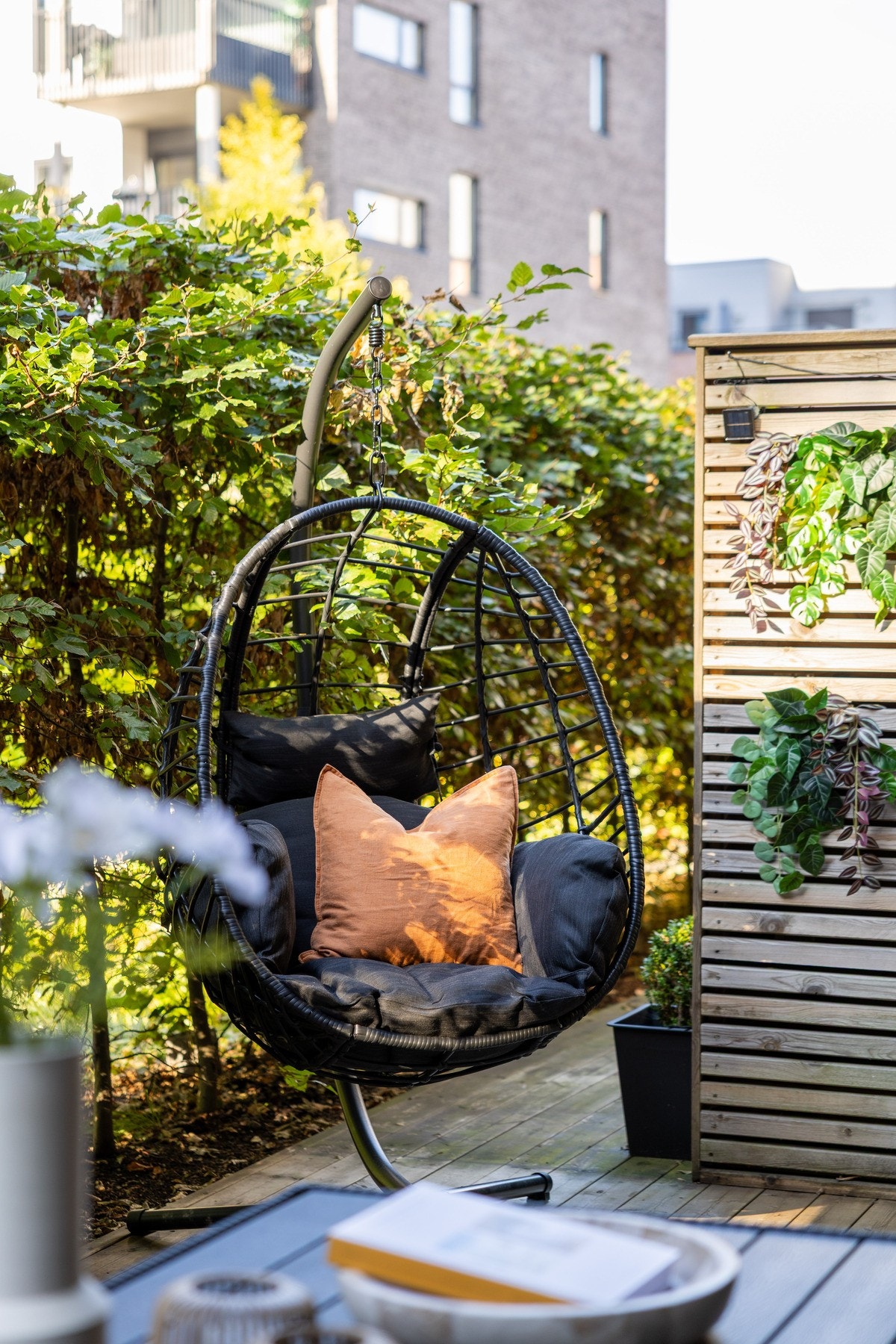 Terrassen vil fungere som en forlengelse av det innendørs oppholdsrommet på vår- og sommerhalvåret. Galleribilde