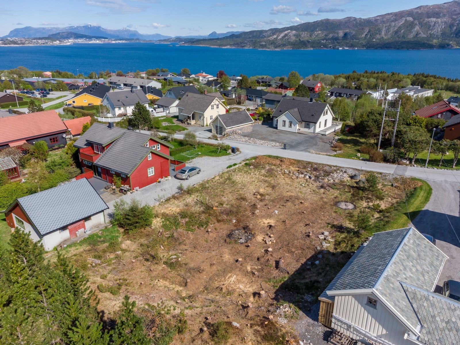 Din lokale eiendomsmegler Henrik Kleivenes har gleden av å presentere Ingeborg Strøms Vei 23! Galleribilde