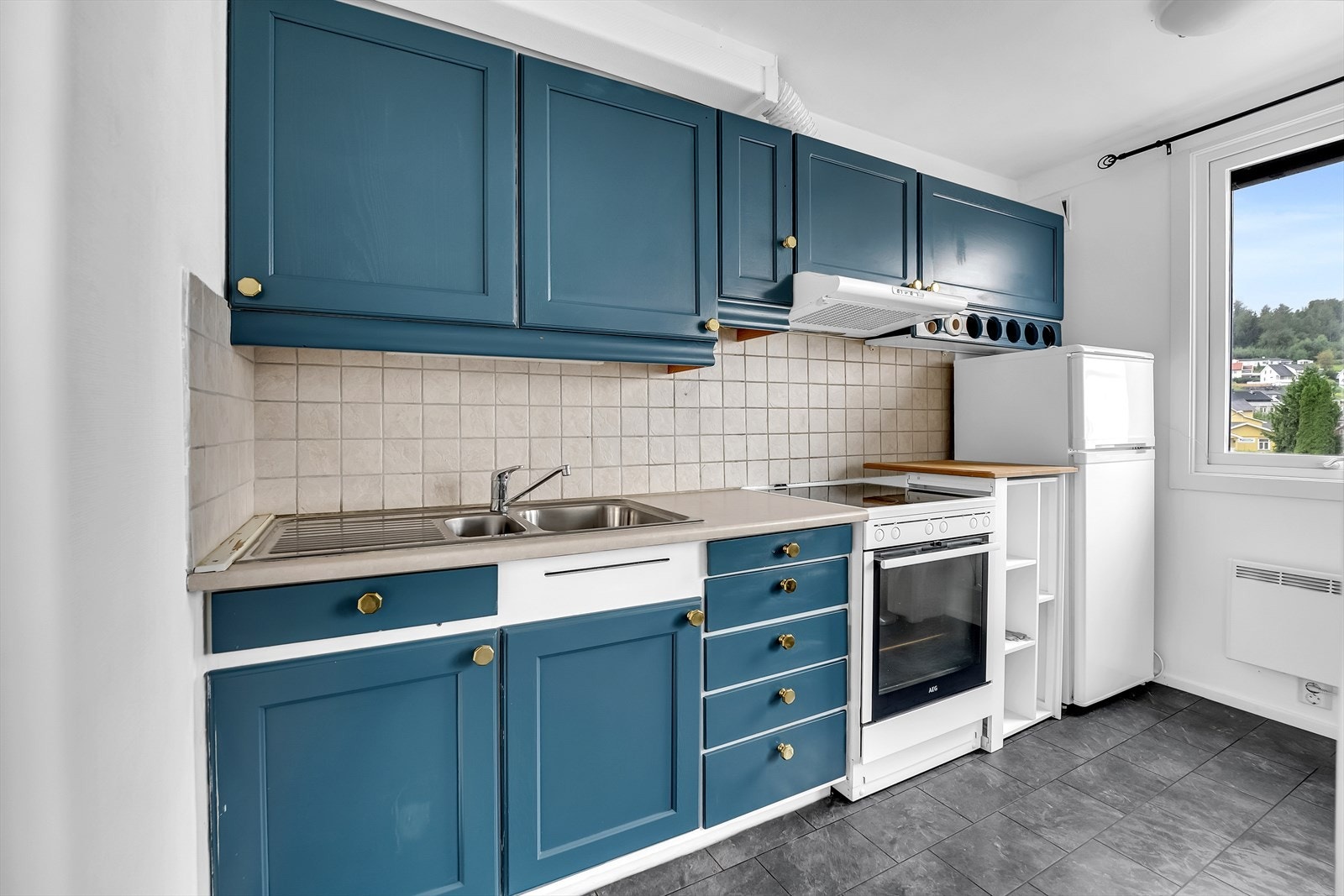 Kjøkkenventilator med avtrekk ut. Galleribilde