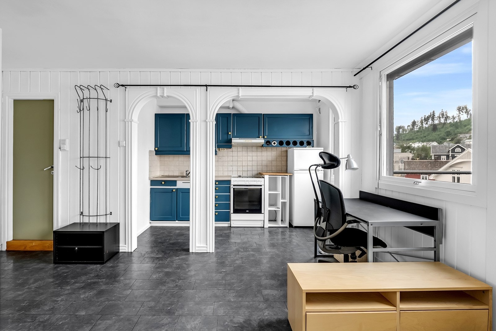 Nye vinduer og balkongdør i regi av borettslaget. Galleribilde