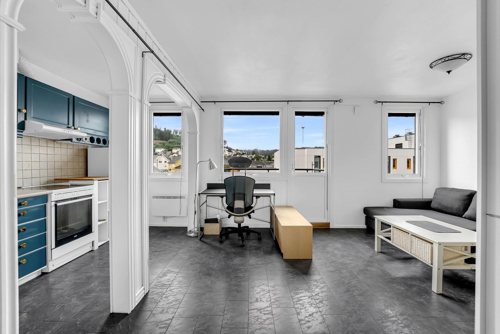 Dette er en praktisk 1-roms leilighet beliggende i byggets 3.etasje - I hjertet av Gjøvik. Galleribilde