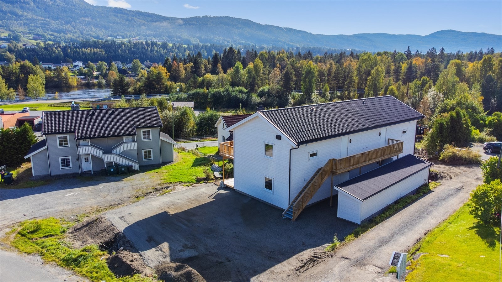 Splitter ny 3-roms selveierleilighet med solrik og meget sentral beliggenhet. Galleribilde