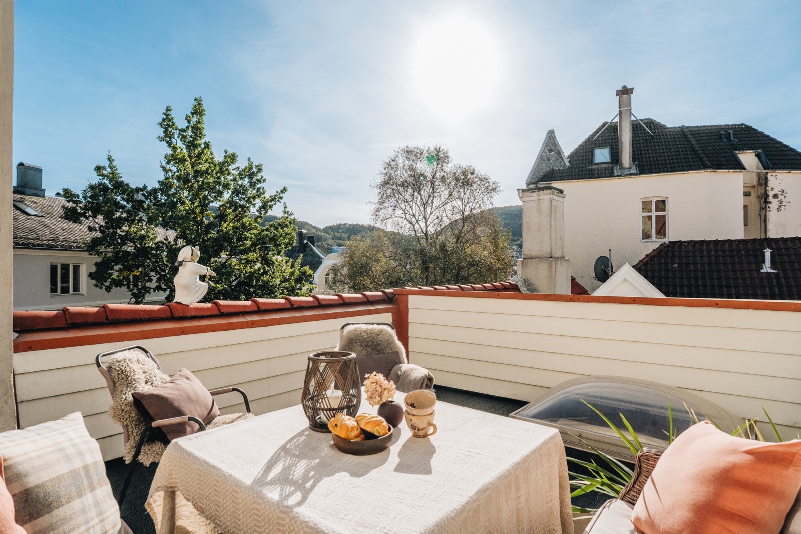 - Et sjeldent og sjarmerende bergenshus med lang historie, lune rom og en helt spesiell atmosfære - Galleribilde