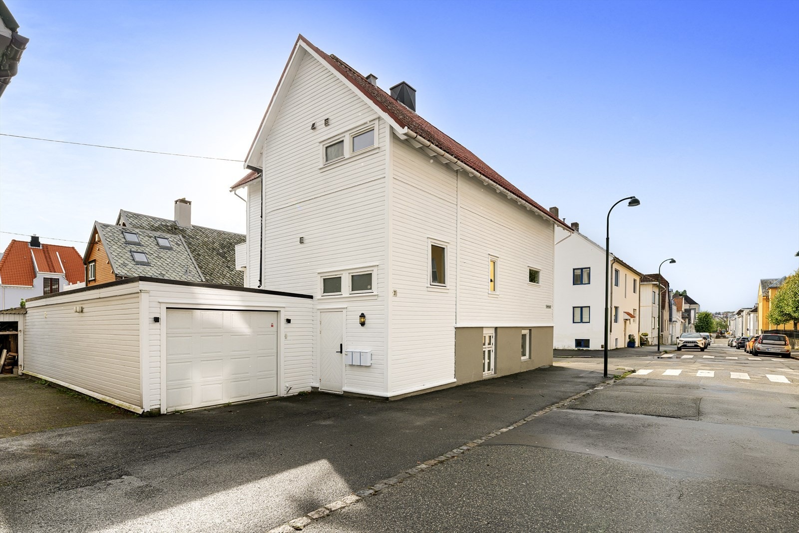 - Det er også bare få minutters gange til sentrumskjernen for alt man trenger i hverdagen - Galleribilde