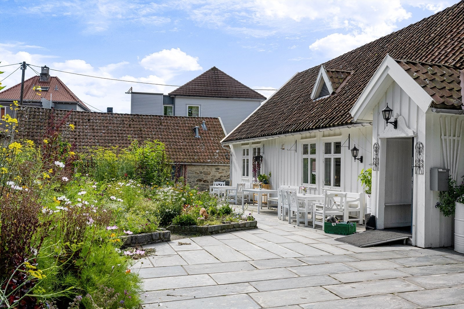 - Så vel som kaféer og kulturliv - Galleribilde