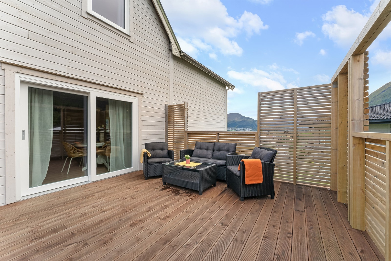 Terrasse oppført i 2024. Galleribilde