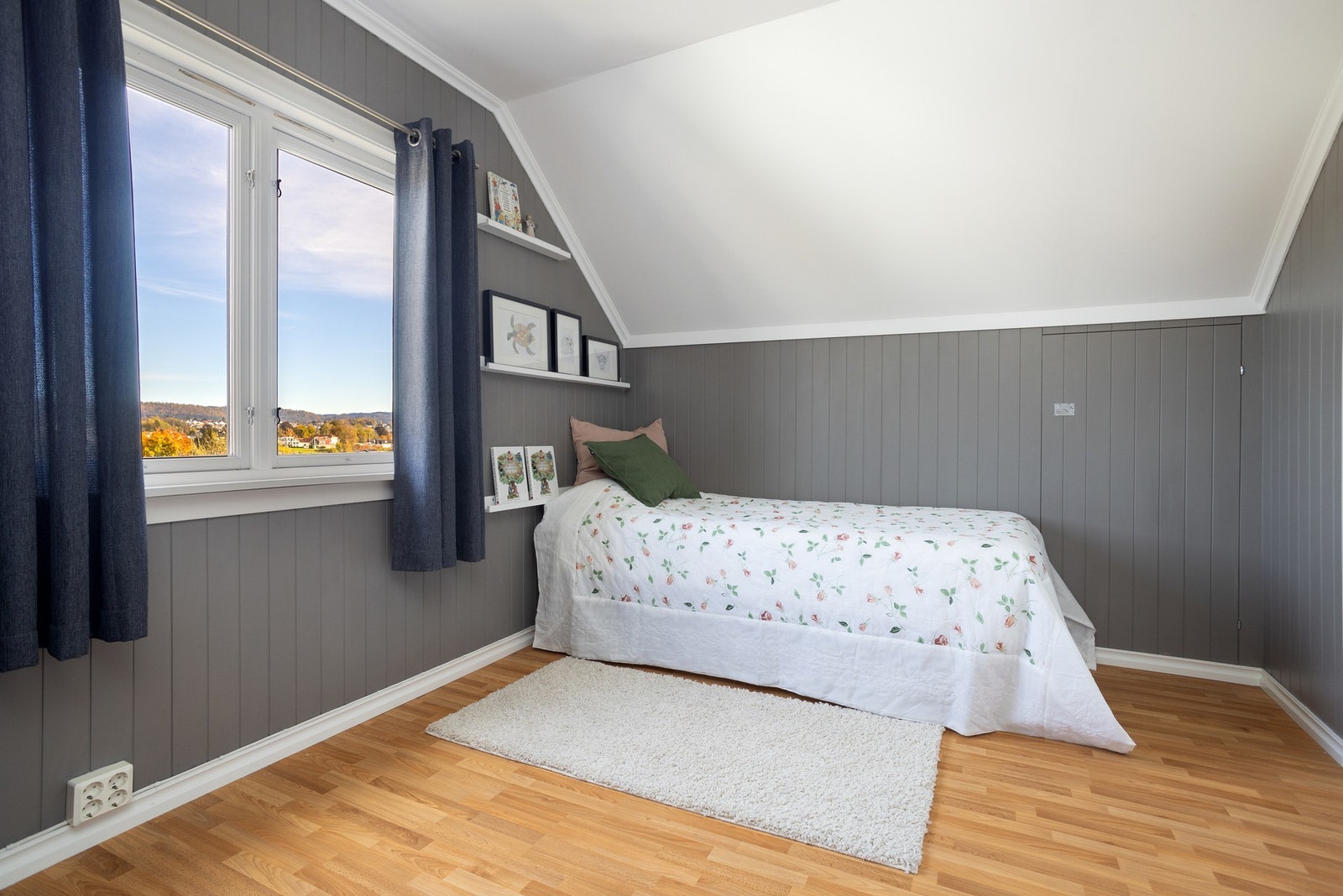 Soverom II i 2.etg. Galleribilde