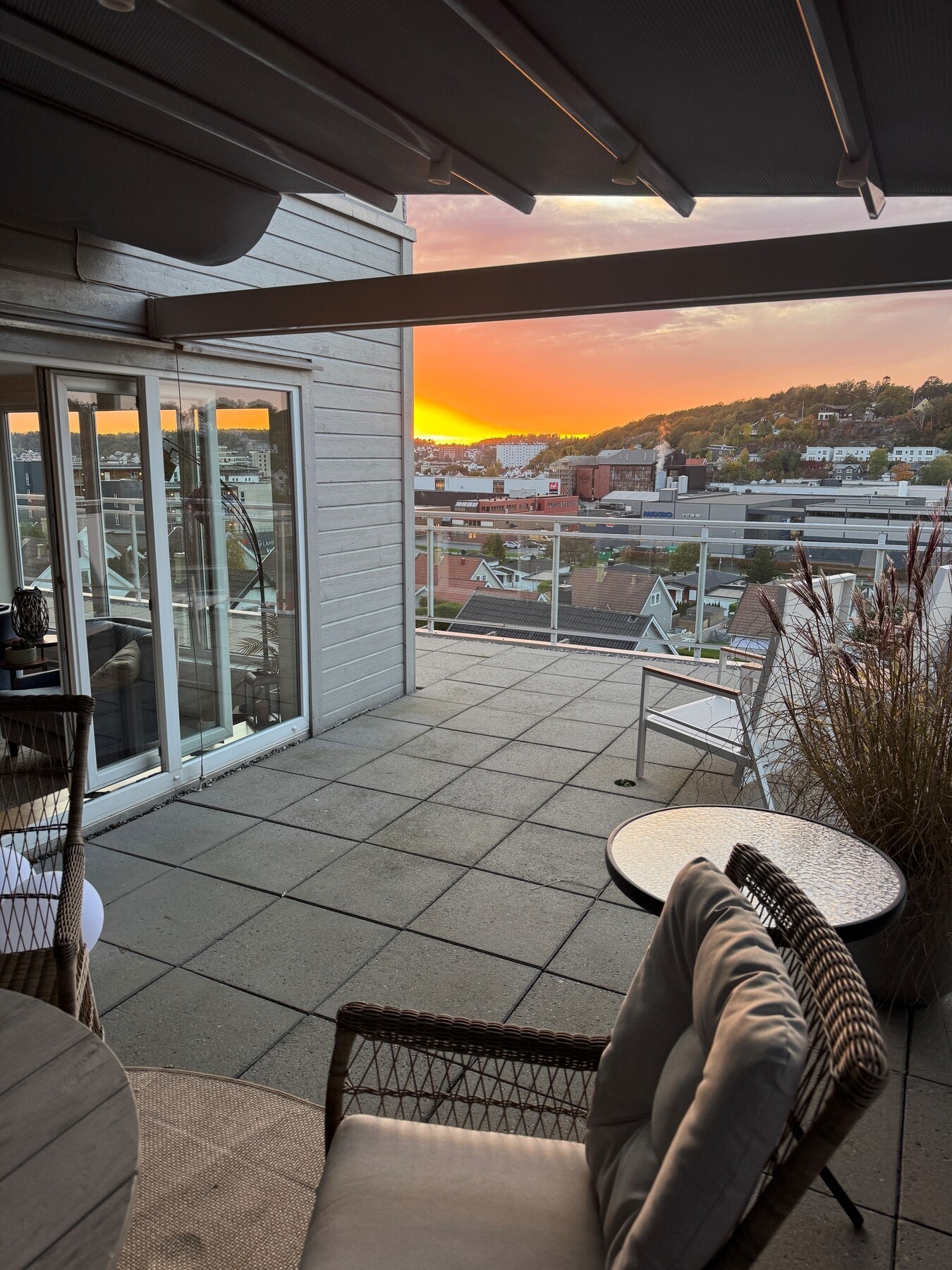 Selgers bilde fra solnedgangen Galleribilde