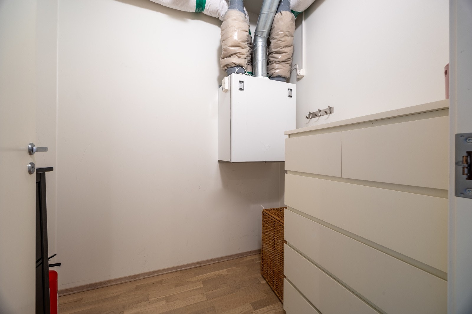 Tilkomst fra entré til praktisk innvendig bod. Galleribilde