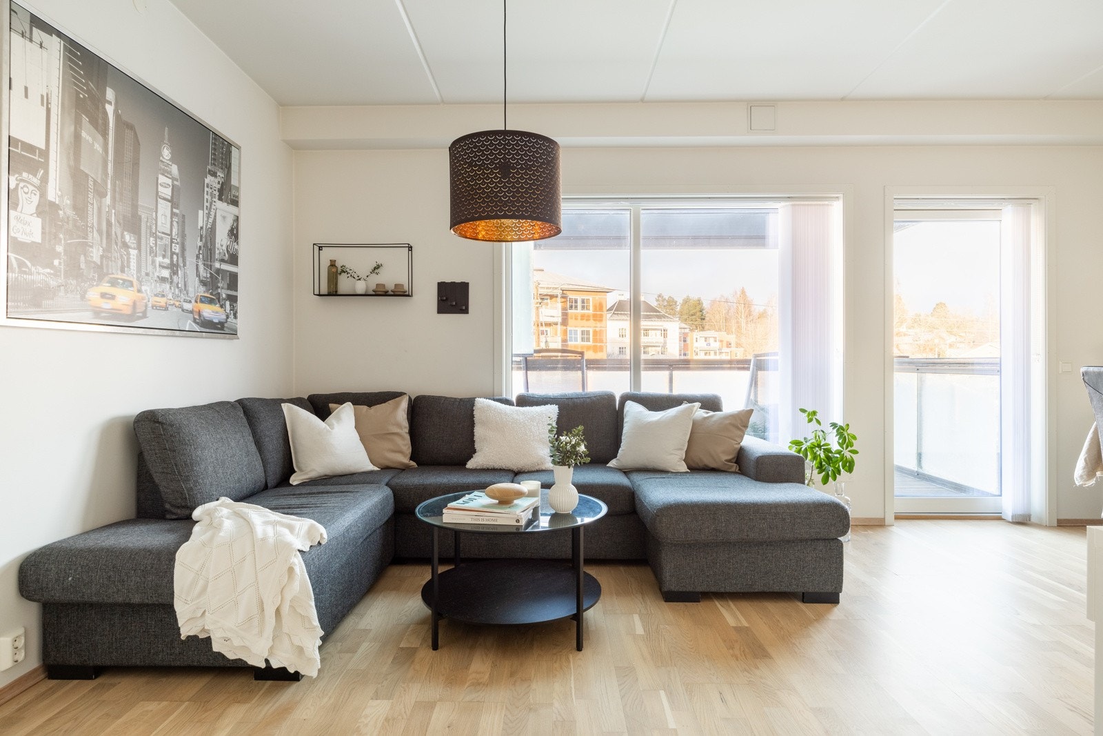 Stuen kan enkelt innredes med ønskelige møblementer. Galleribilde