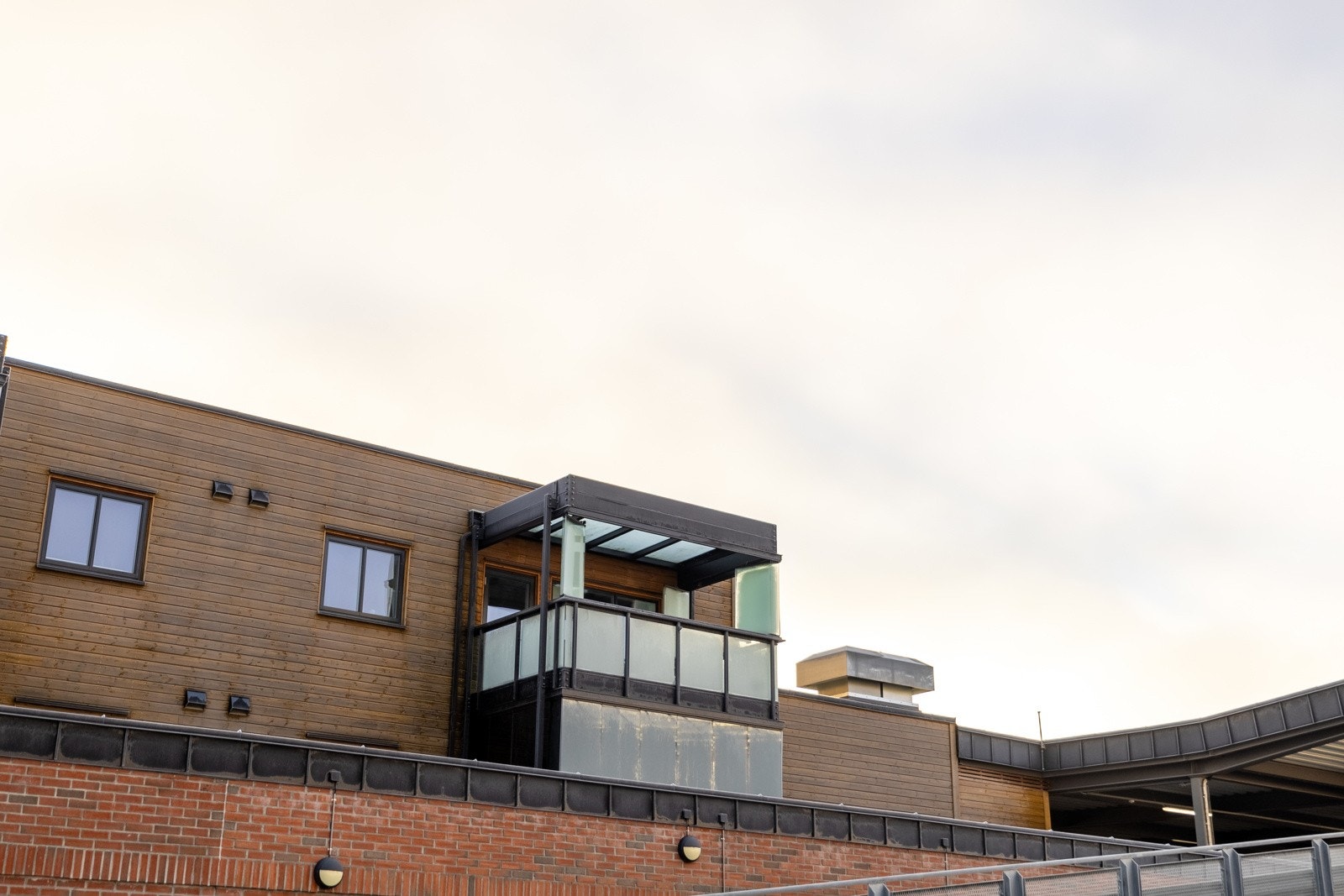 Tilbaketrukket og høytliggende beliggenhet. Galleribilde