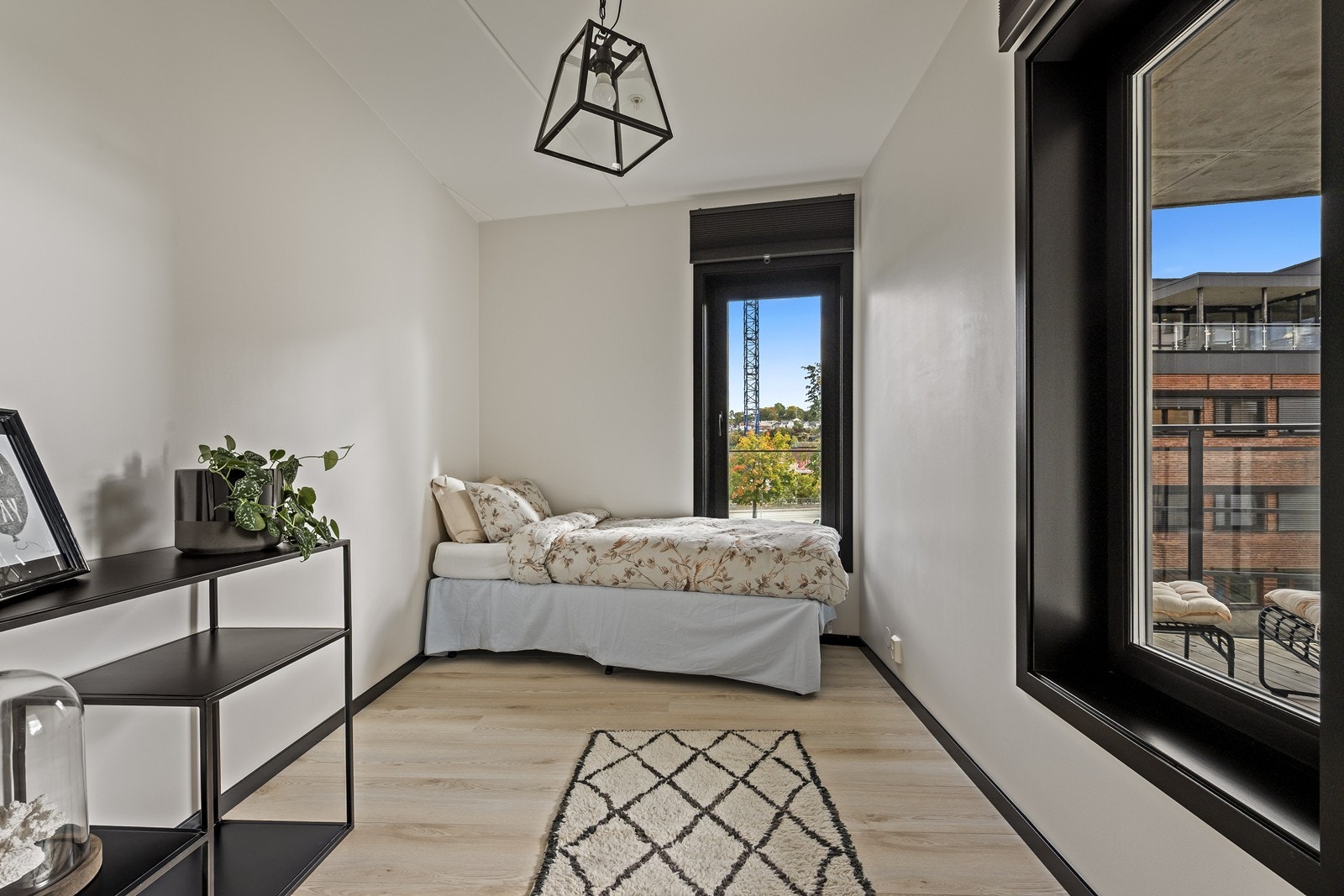 Soverom 2 ligger i motsatt ende av leiligheten i forhold til soverom 1 Galleribilde