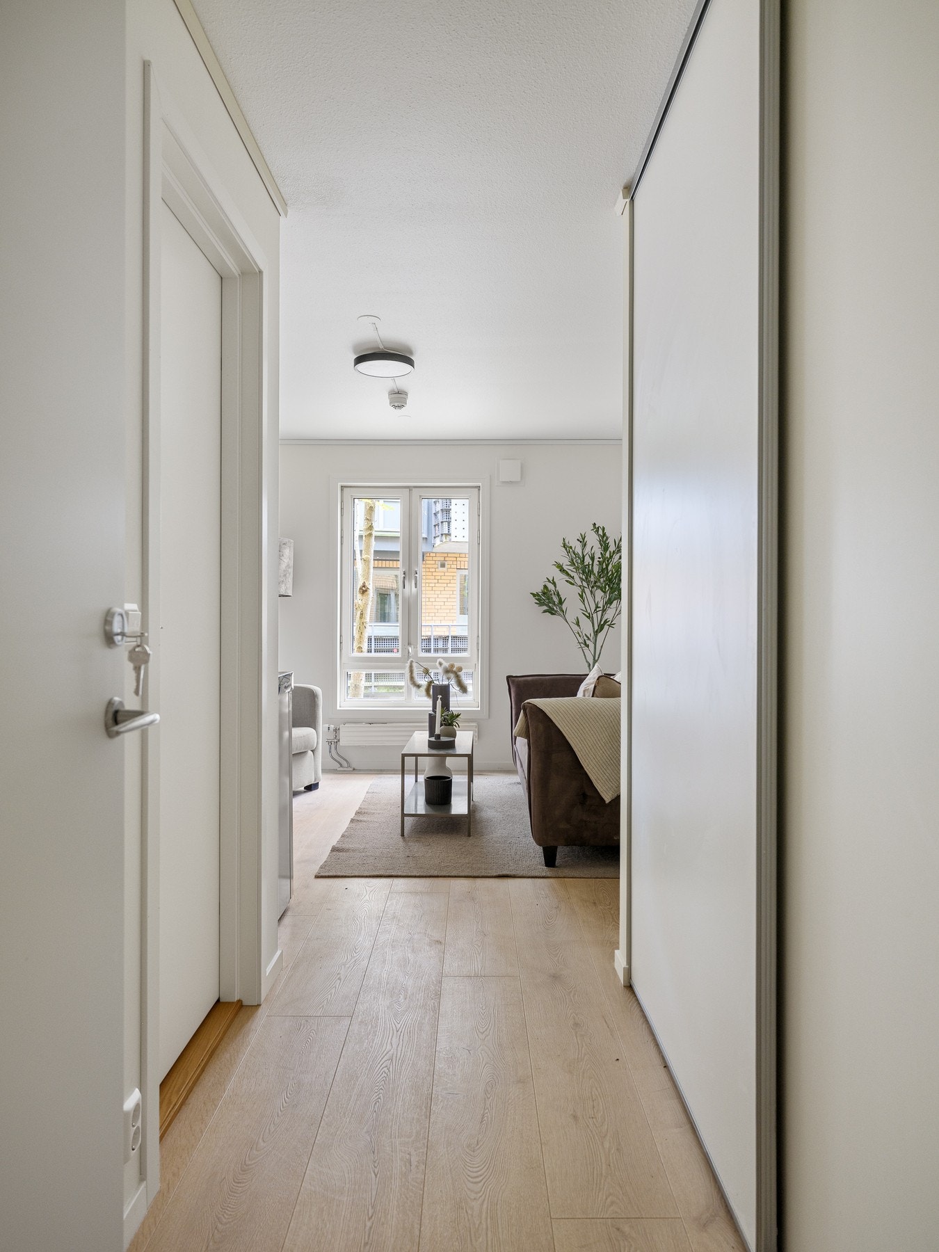 Her får man umiddelbart et godt førsteinntrykk av leiligheten. Galleribilde