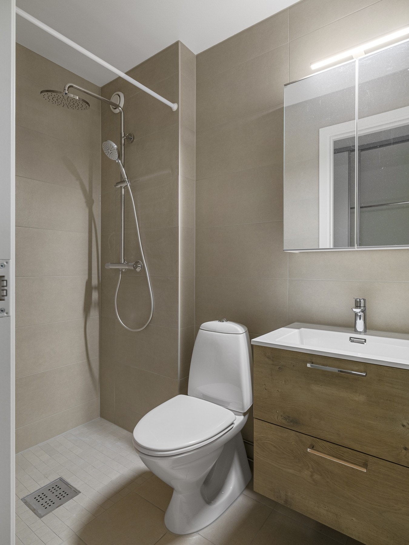 Lekkert bad/wc renovert i 2025 Galleribilde