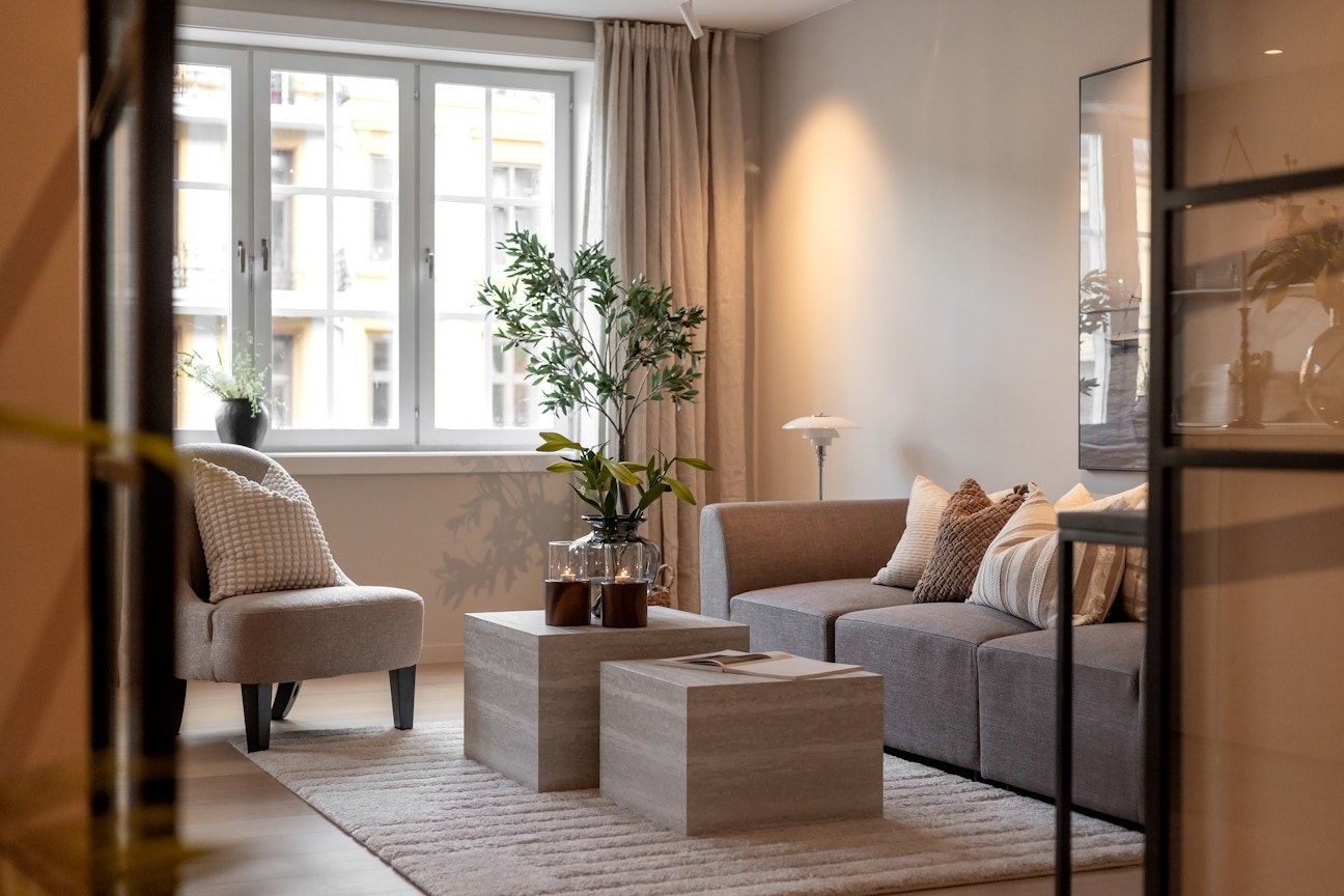 Stilrene takhengte gardiner medfølger. Galleribilde