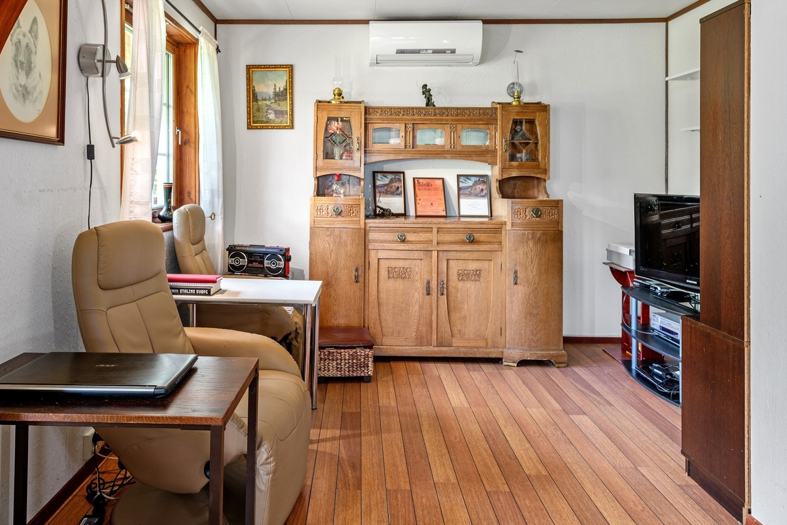 TV-stue/kontor med adkomst fra stue Galleribilde