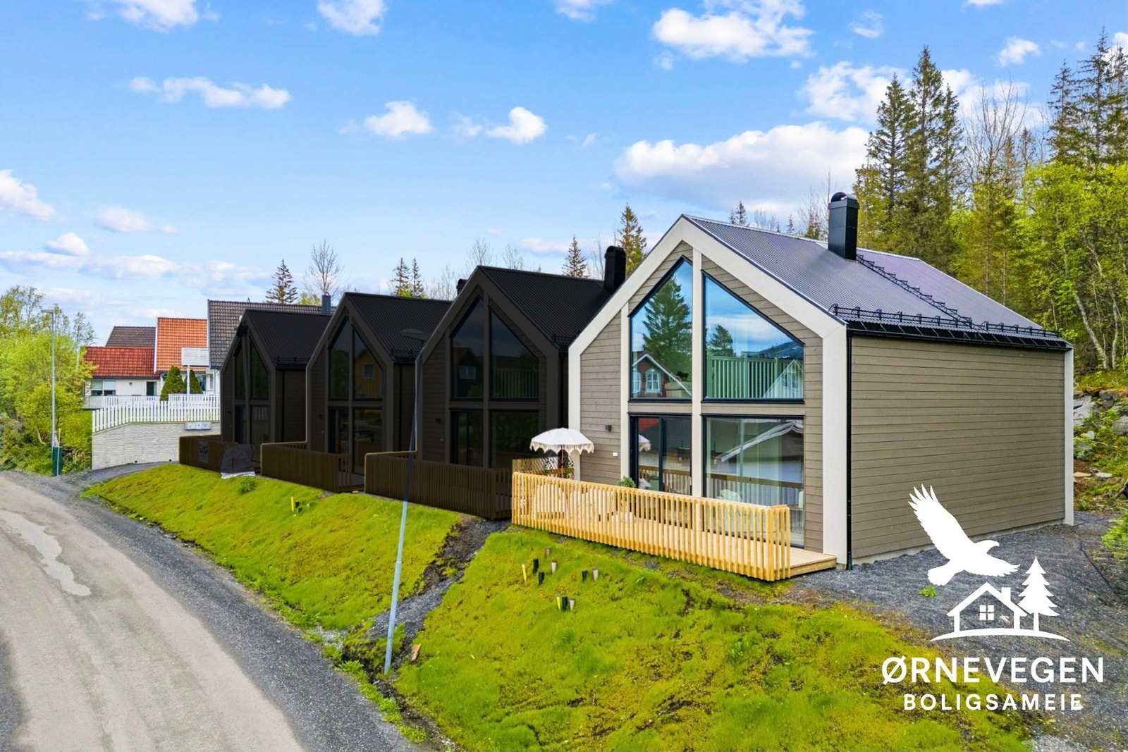 Boligene sto ferdigstilt med ferdigattest nå i 2025, og er innflyttingsklar på kort varsel. Galleribilde