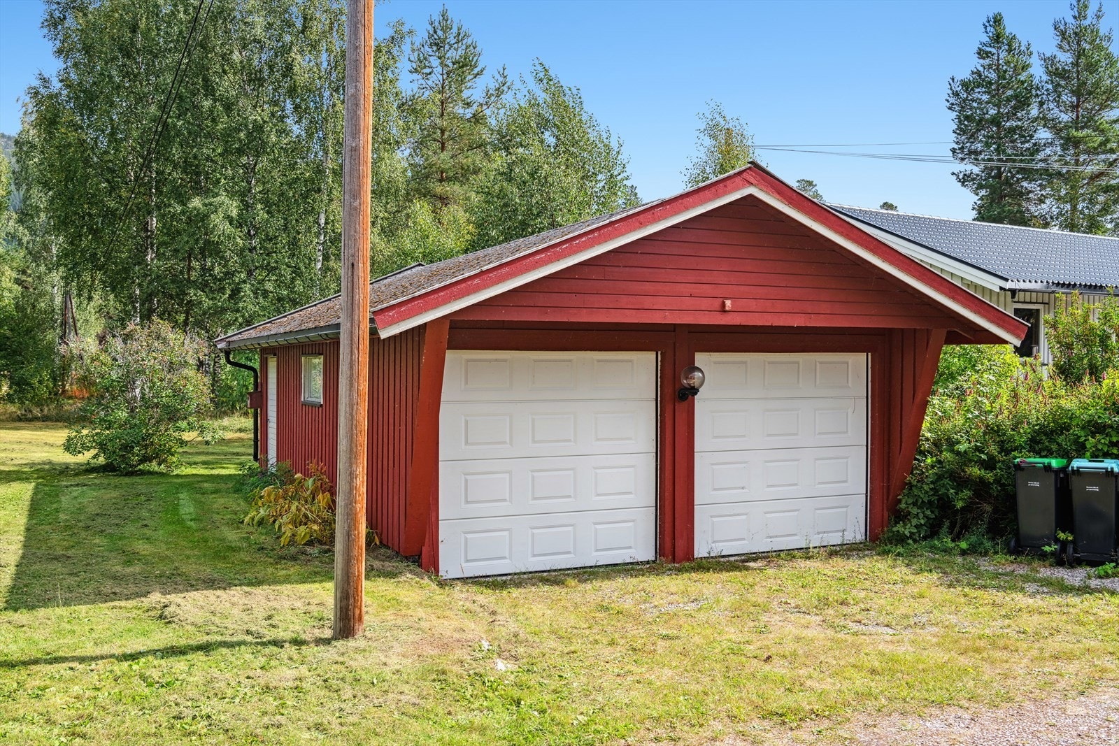 Dobbeltgarasje på eiendommen Galleribilde