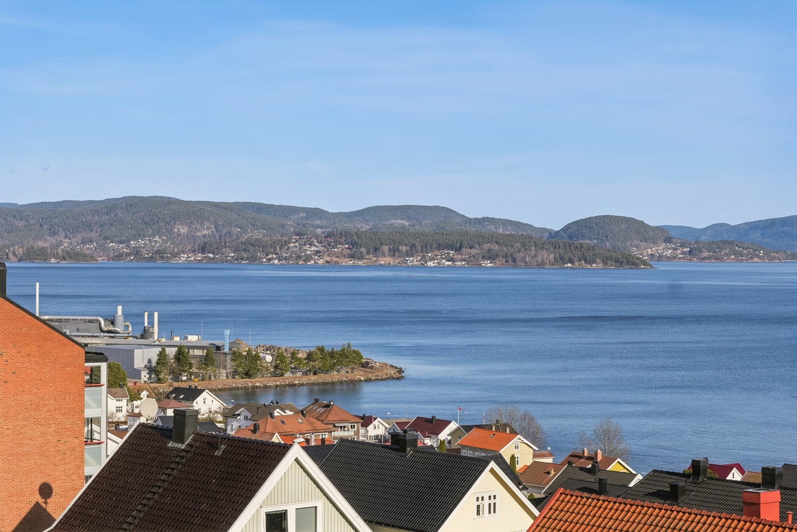 Fantastisk sjøutsikt fra både leilighet og balkong Galleribilde