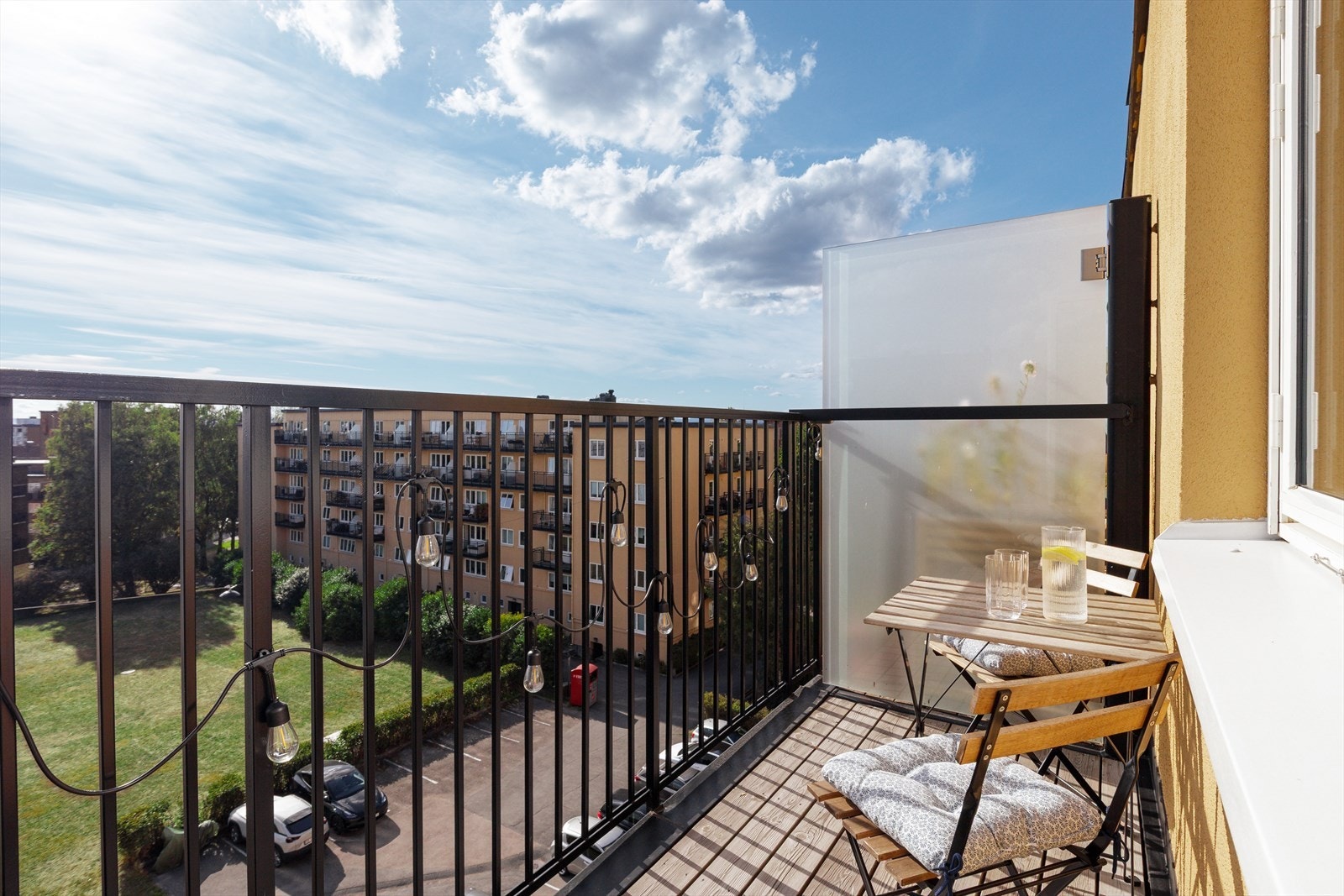 Solrik, sydvestvendt balkong på ca. 5,9 m² Galleribilde