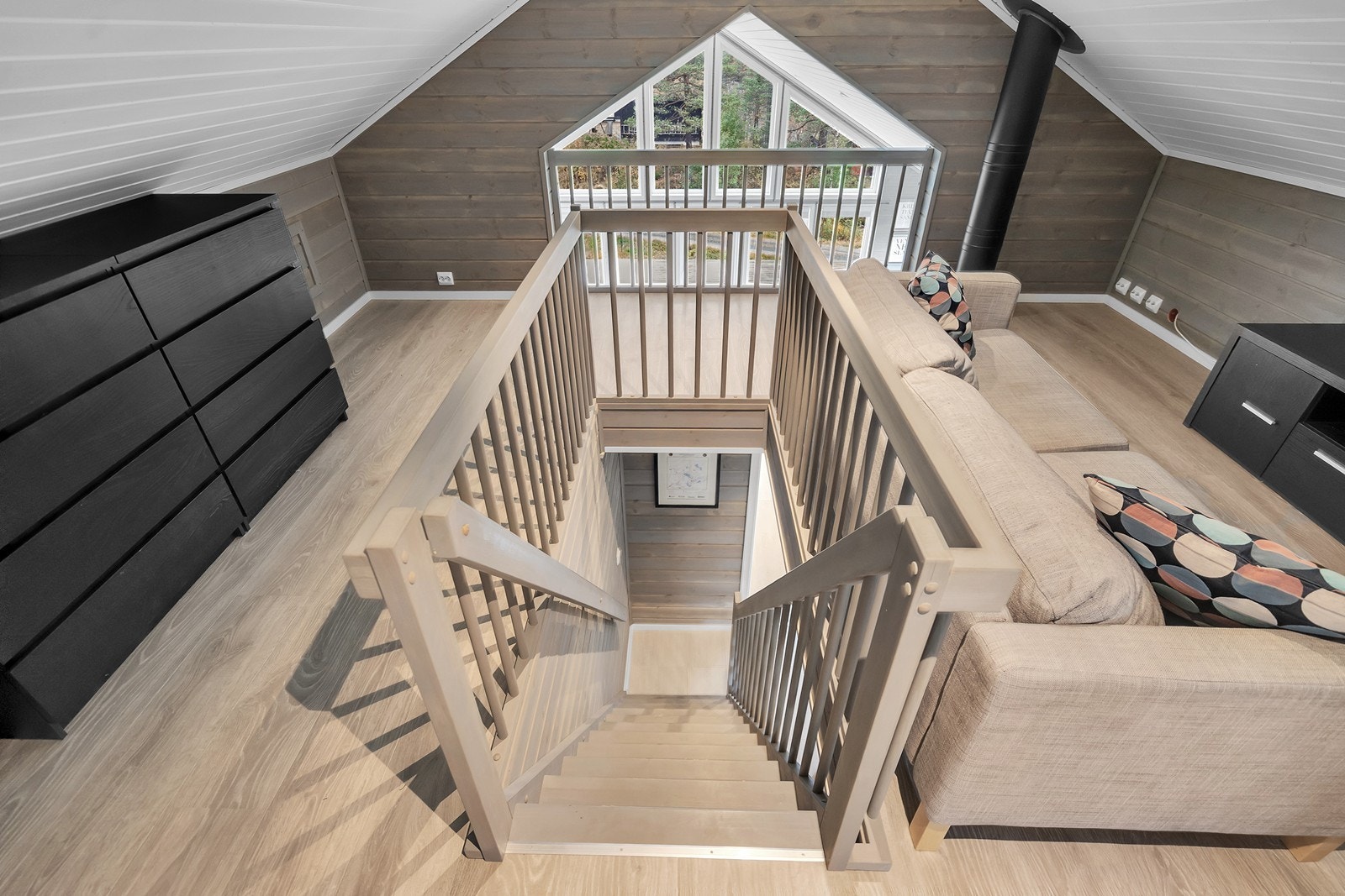 Oppgang til loftsetasjen Galleribilde