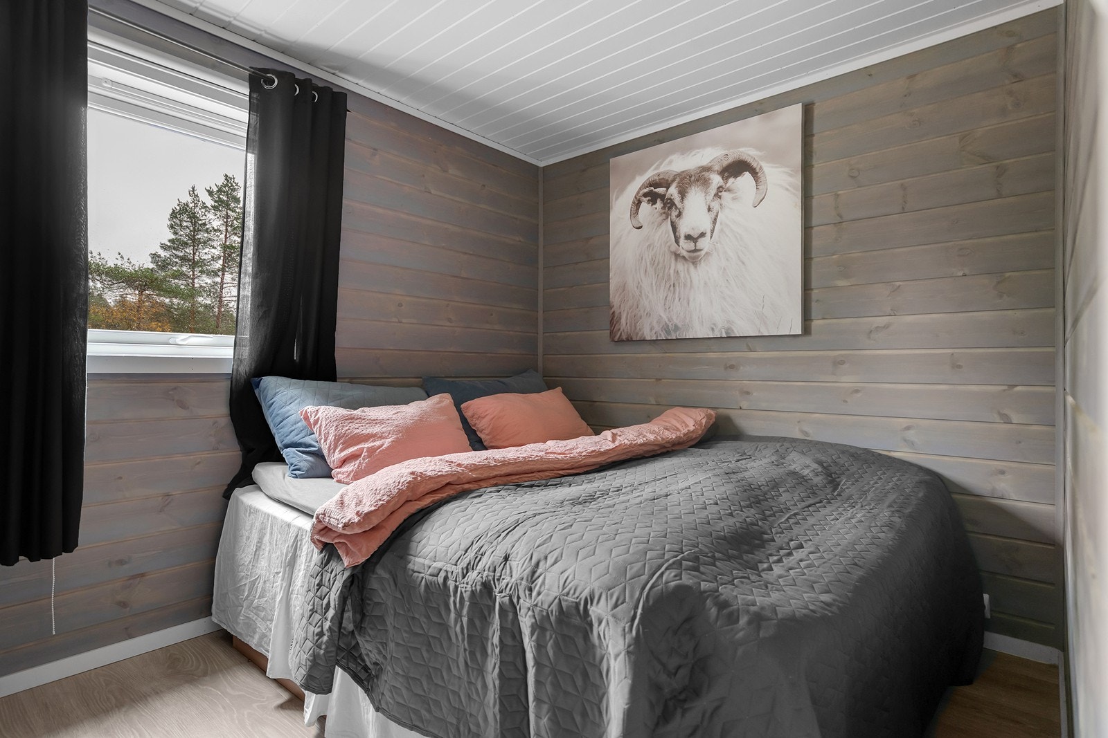 Soverom 1 i 1.etasje Galleribilde