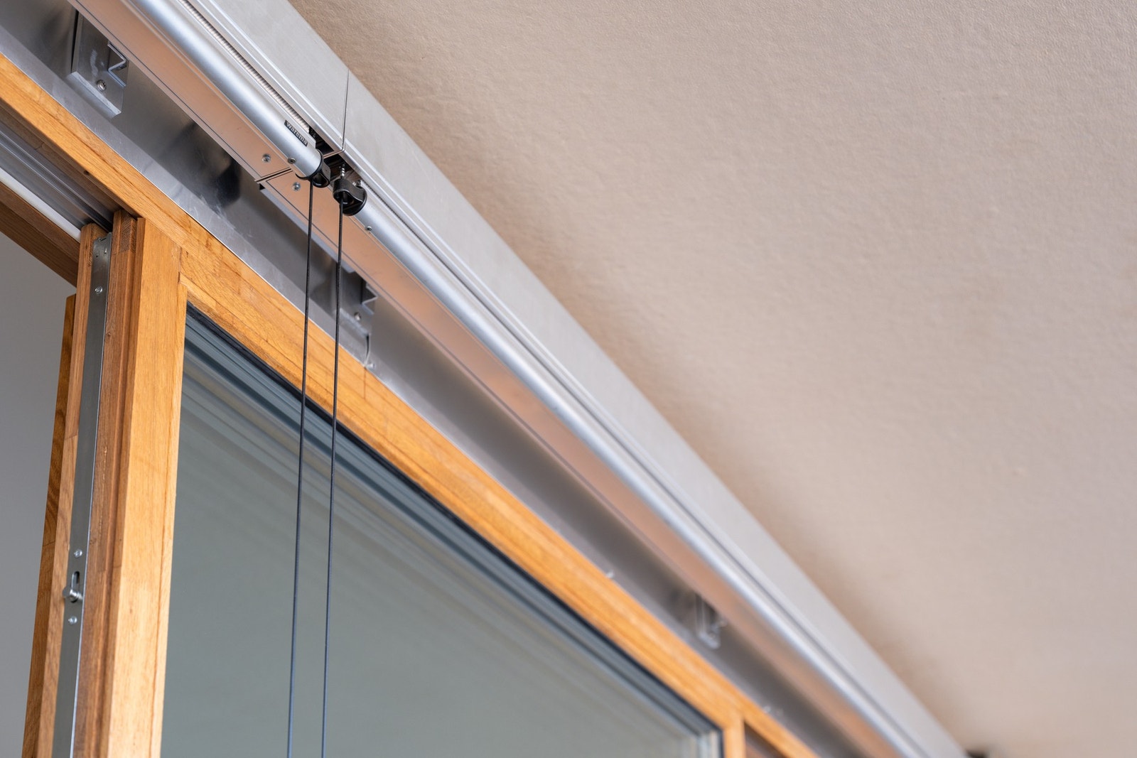 Utvendig solskjerming gir både komfort og skjerming på varme dager Galleribilde