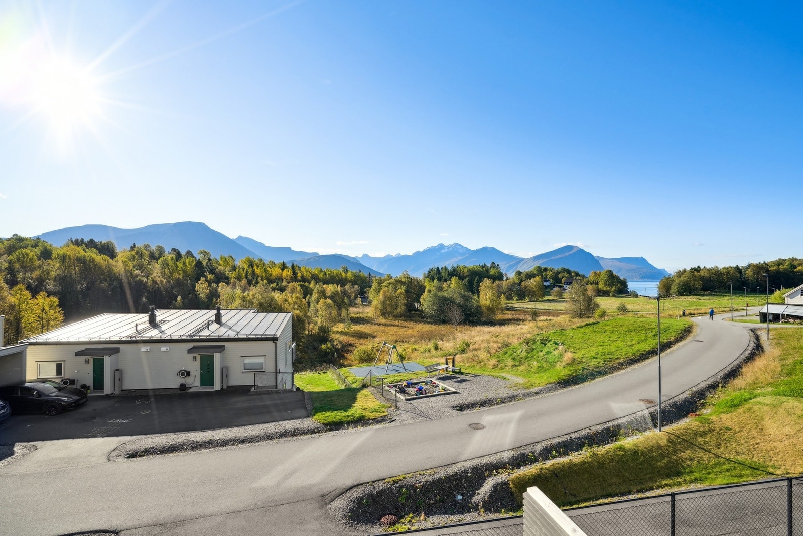 - og herfra nyter du gode solforhold og vakker utsikt. Galleribilde