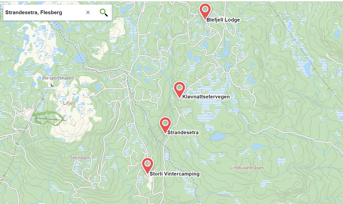 Ca 500 m på grusvei og sti til Kløvnattsetervegen. Derfra er det kort avstand til oppmerket turstier, skiløyper og Blefjell Lodge. Galleribilde
