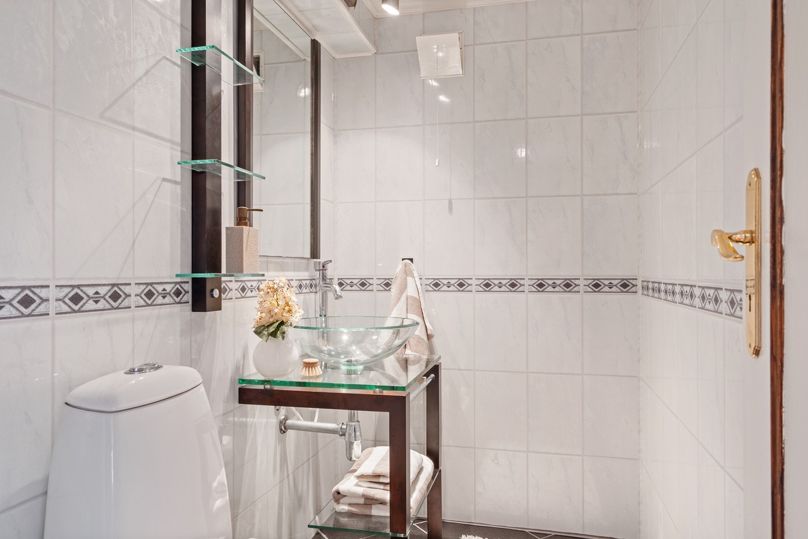 Baderom 2 m/dusj/vask/wc Galleribilde