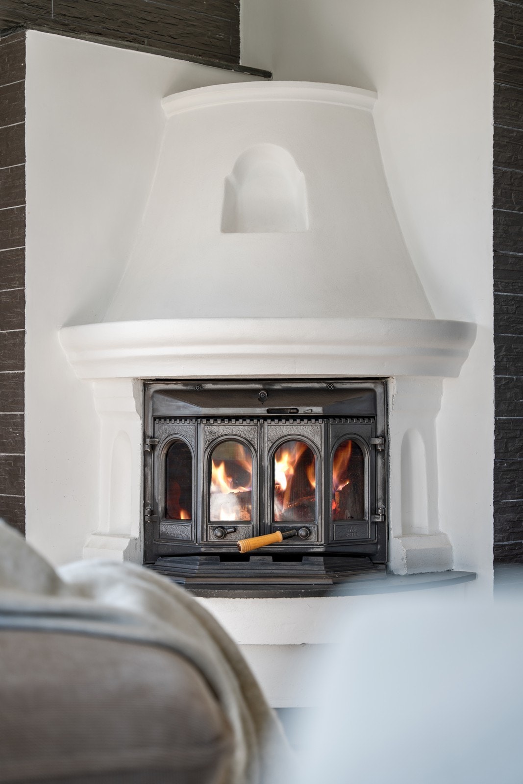 I stuen er montert elementpeis med innsats Galleribilde