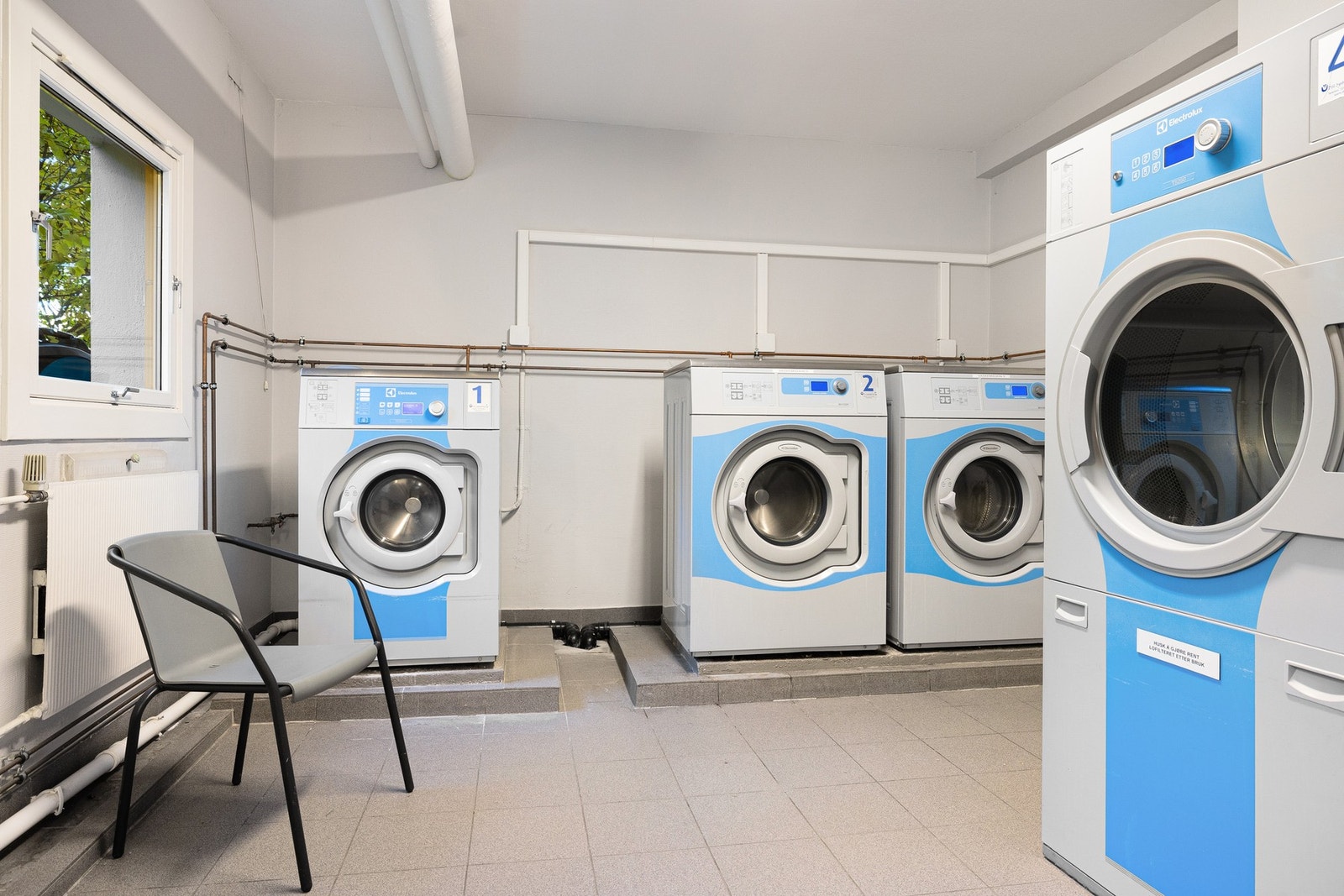 Felles vaskerom. Galleribilde