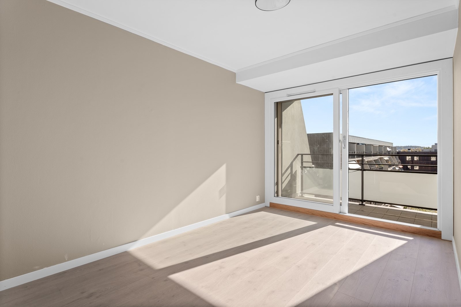 Soverommet i 3. etasje har utgang til balkong på ca. 3 kvm. Galleribilde