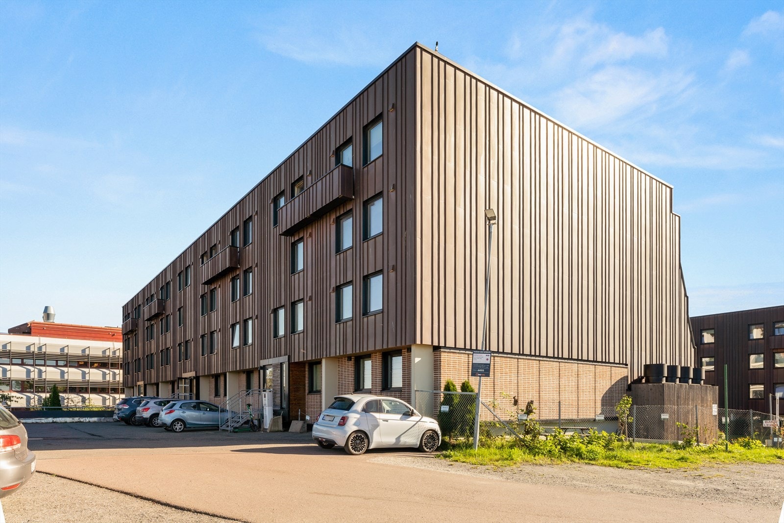 Boligen ligger i et attraktivt og spennende område i utvikling på Ulven. Nærområdet byr på gode turmuligheter og grønne omgivelser, umiddelbar nærhet til kollektivtransport, og en rekke servicetilbud. Galleribilde