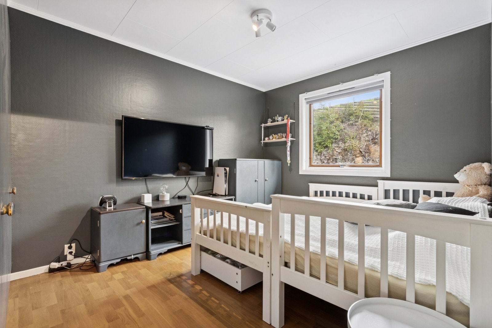 I boligens hovedetasje har du to soverom. Galleribilde