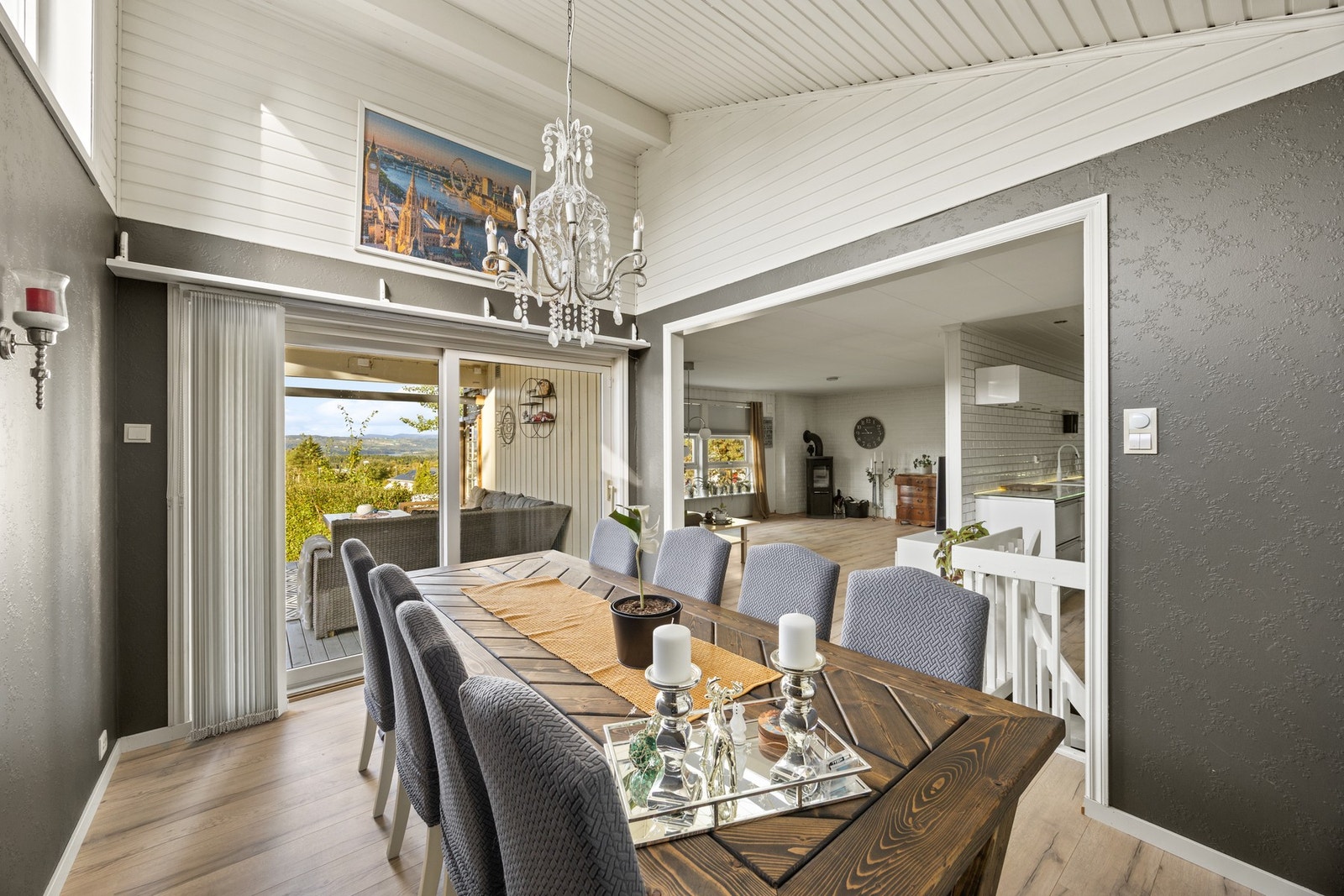 Spisestue - ca. 11,5. Galleribilde