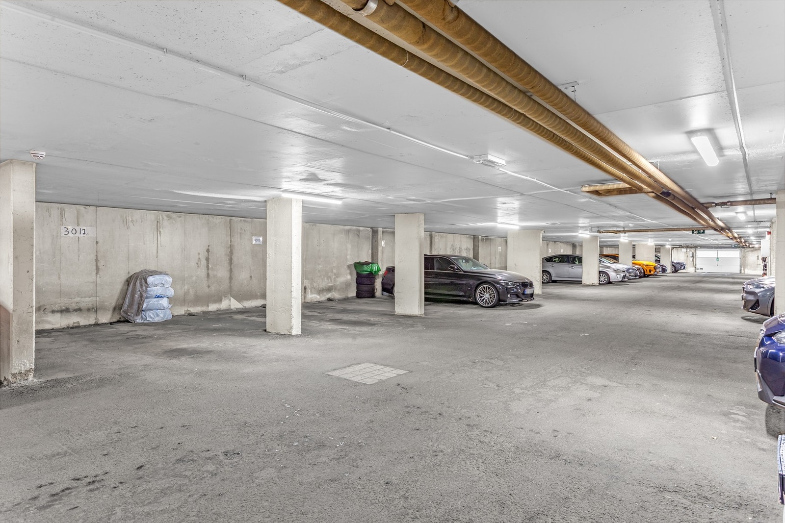 Medfølgende garasjeplass på ca. 16 m². Galleribilde