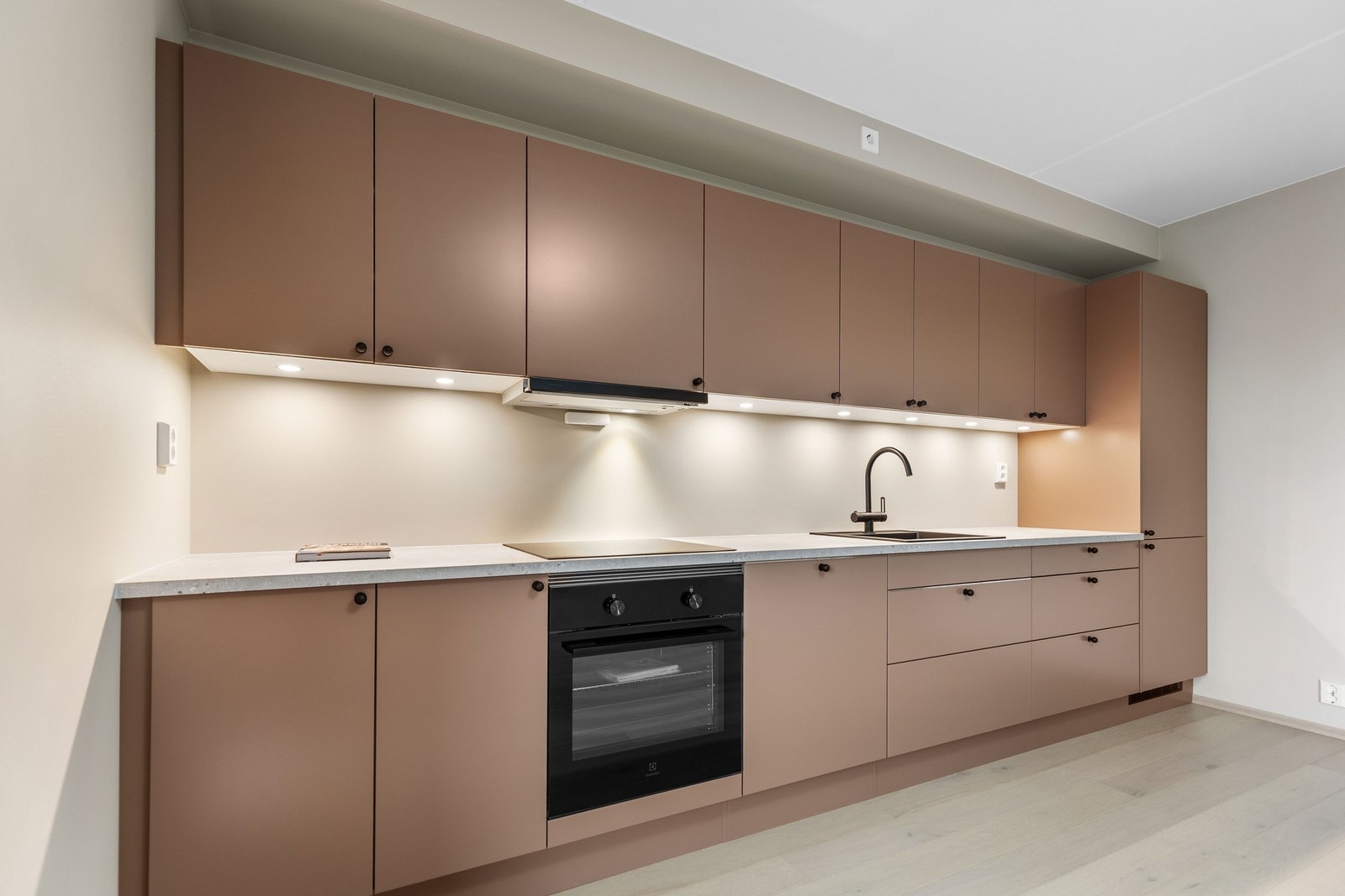 Kjøkkenet er levert av Sigdal i en trendy farge. Galleribilde