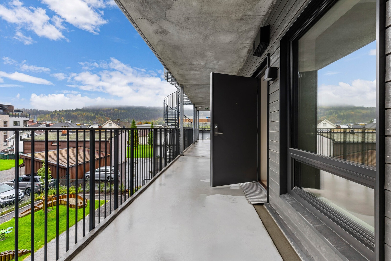 Adkomst via svalgang. Galleribilde