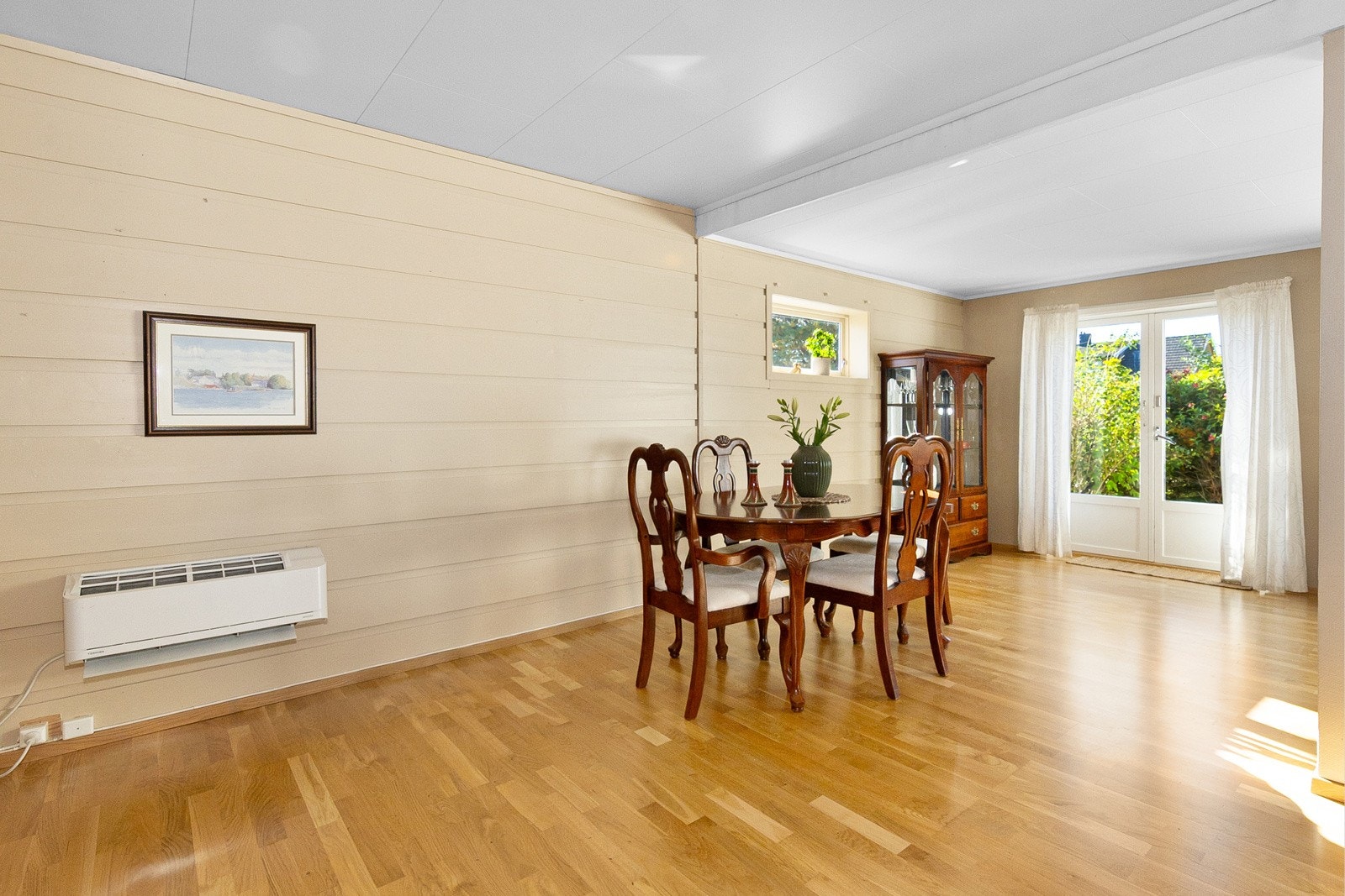 Fra spisestue. Galleribilde