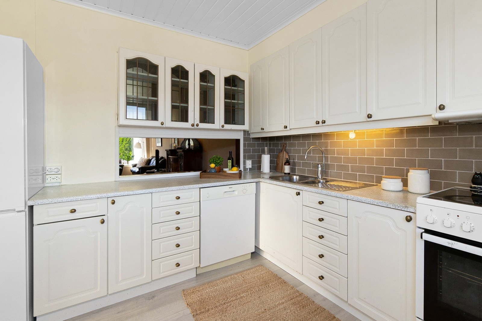 Lyst og fint med gode arbeidsflater Galleribilde