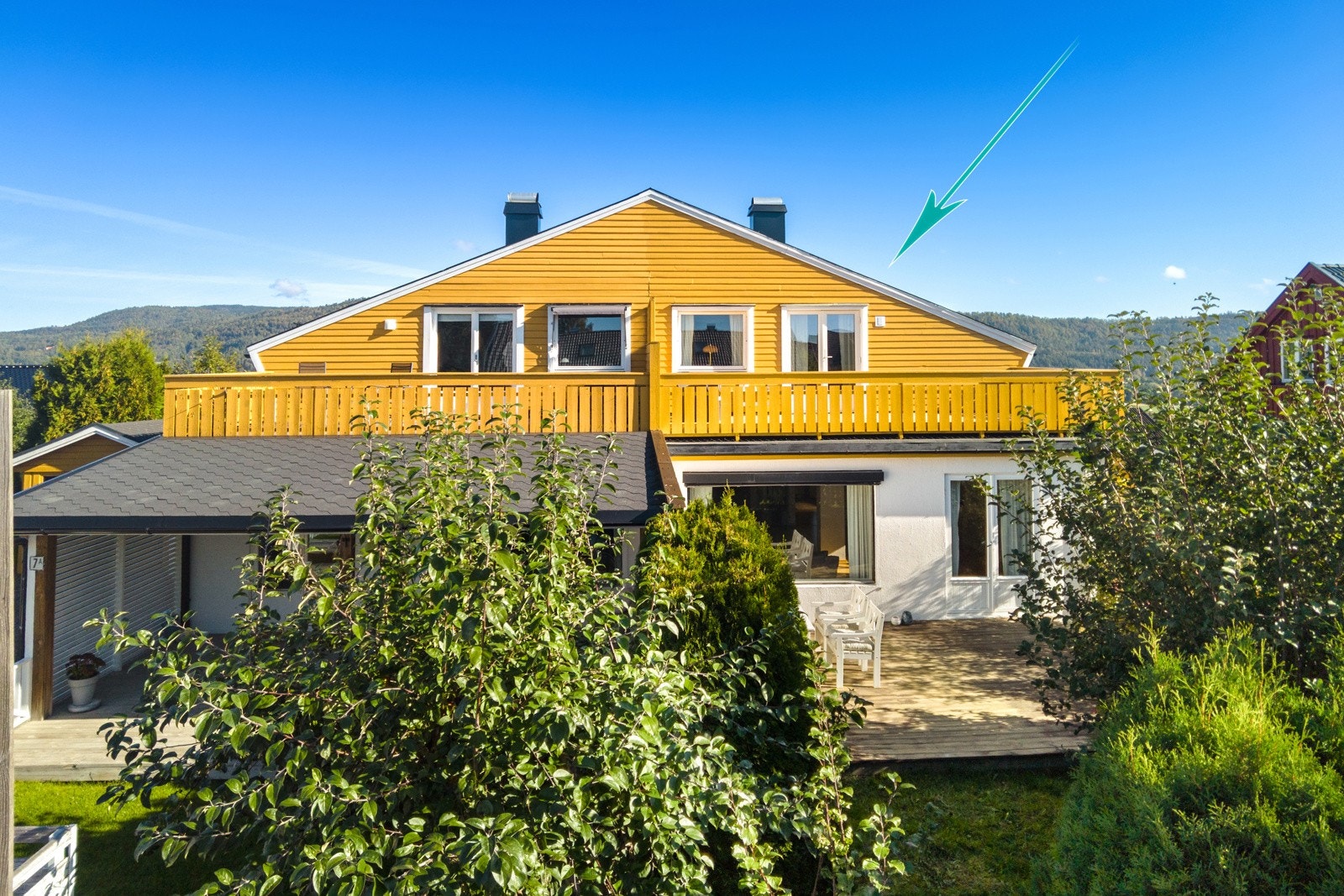 Innholdsrik halvpart av tomannsbolig med solrik og barnevennlig beliggenhet Galleribilde