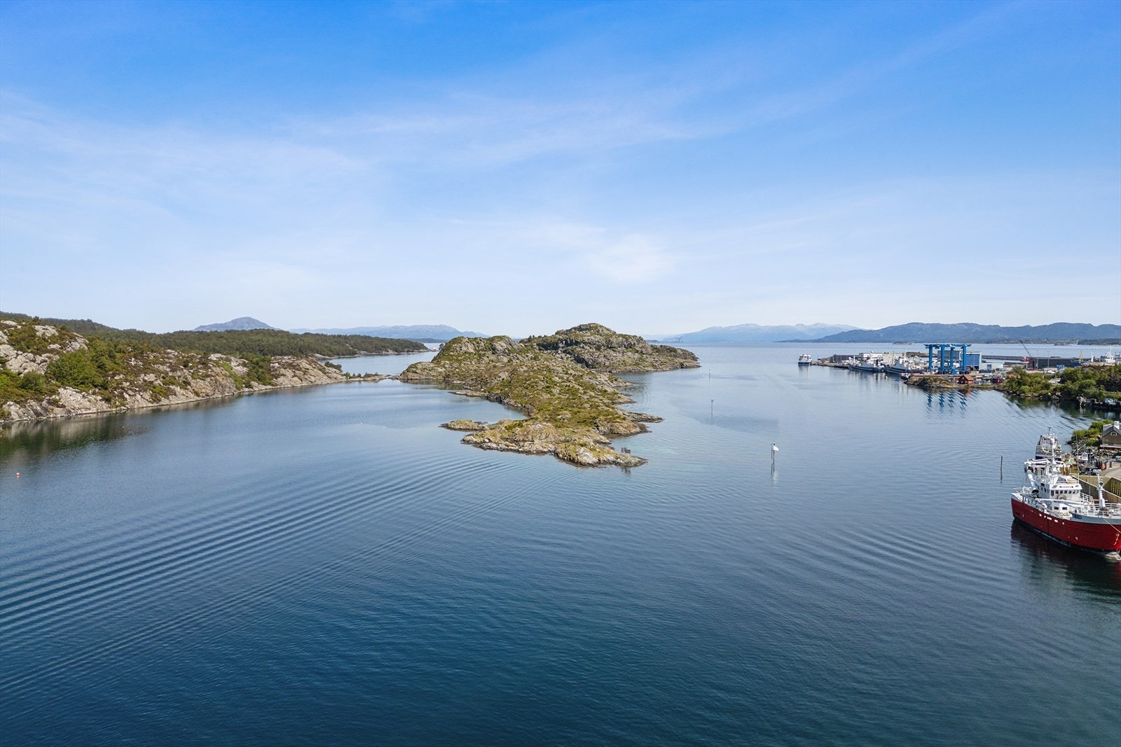 Tettstedet Langevåg er kjent for sin vakre natur og maritime kultur. Galleribilde